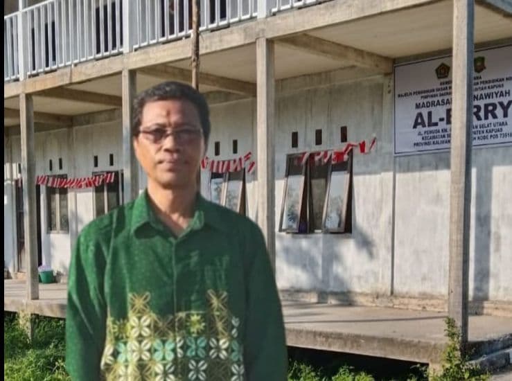 MTs Al-Birry Kapuas Gratiskan Sekolah dan Perlengkapan Siswa